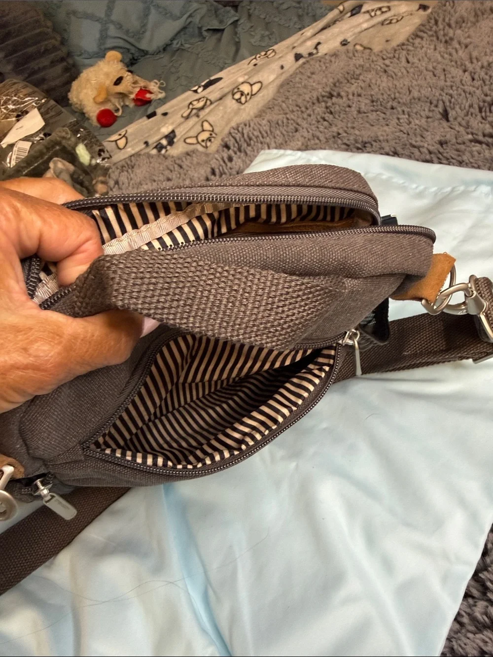 Travelon compact crossbody